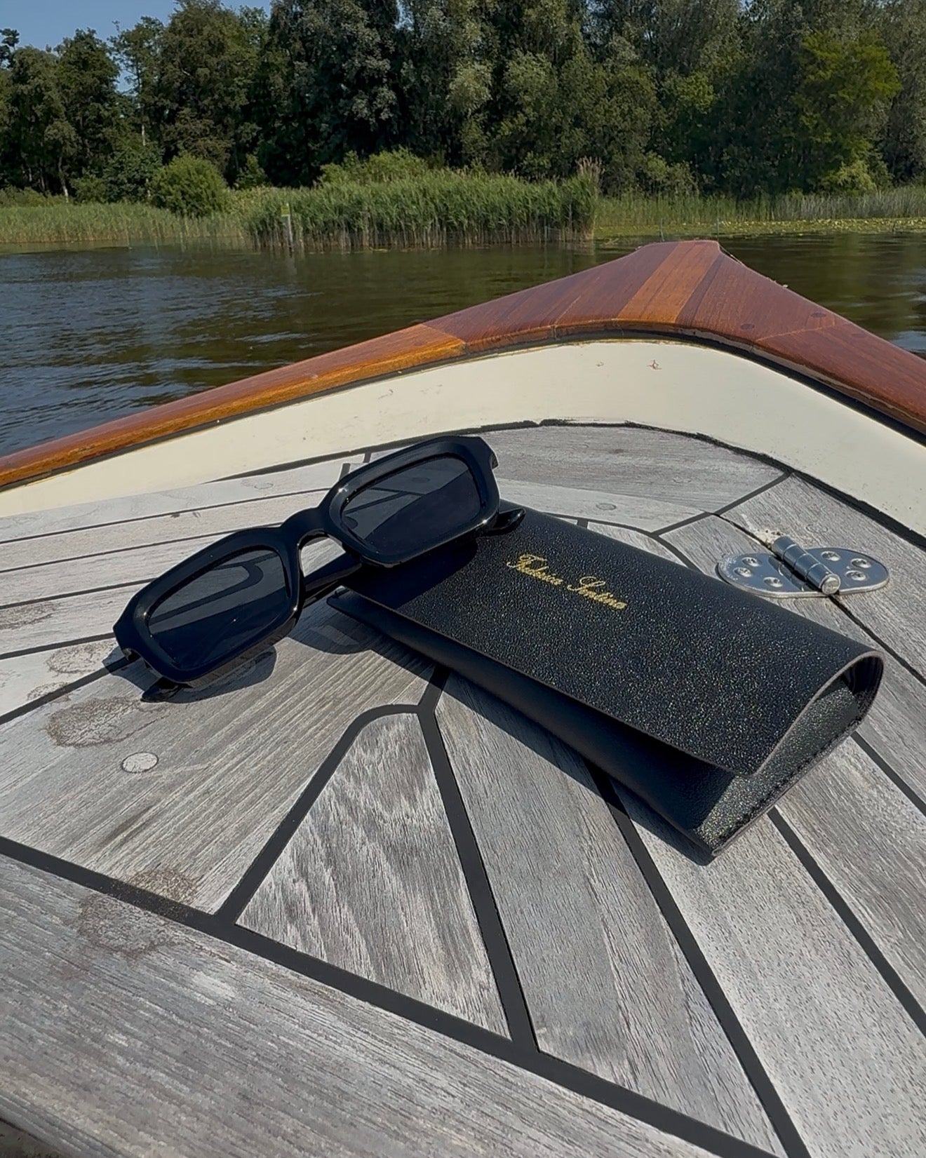 The 'NERO' black sunglasses