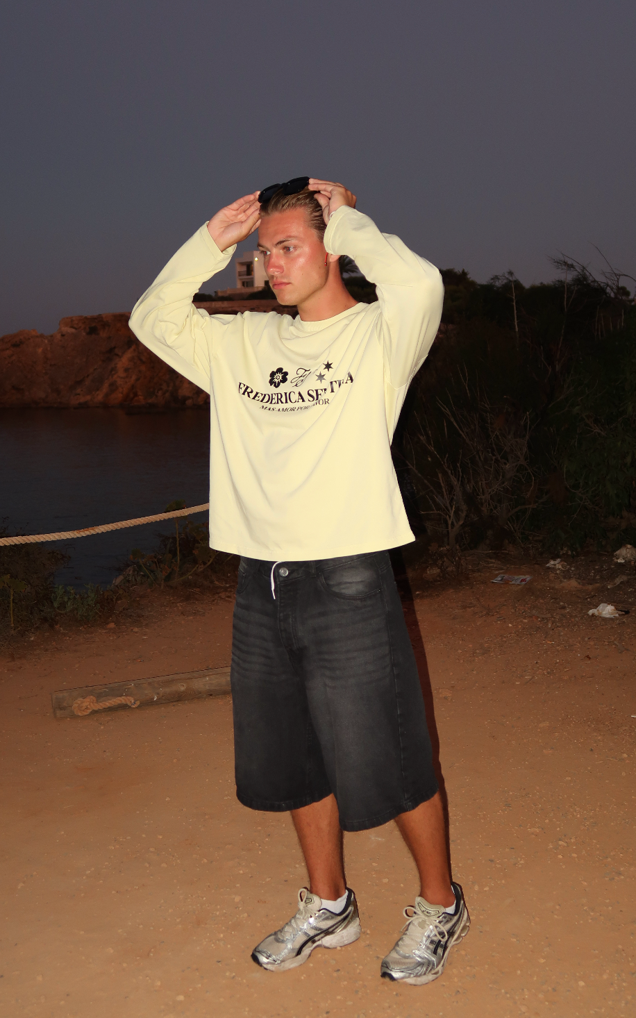 BUTTER YELLOW LONGSLEEVE