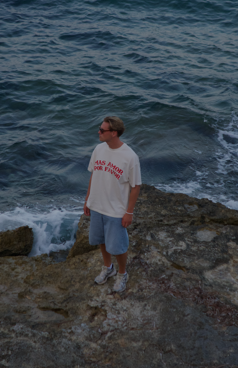 VINTAGE WHITE MAS AMOR TEE