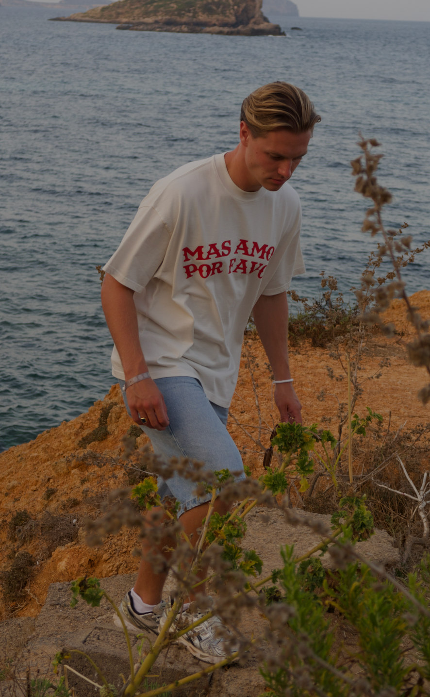 VINTAGE WHITE MAS AMOR TEE